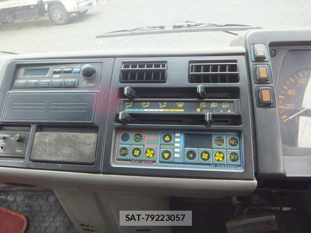 Mitsubishi ROSA 1994-11 8831407-19