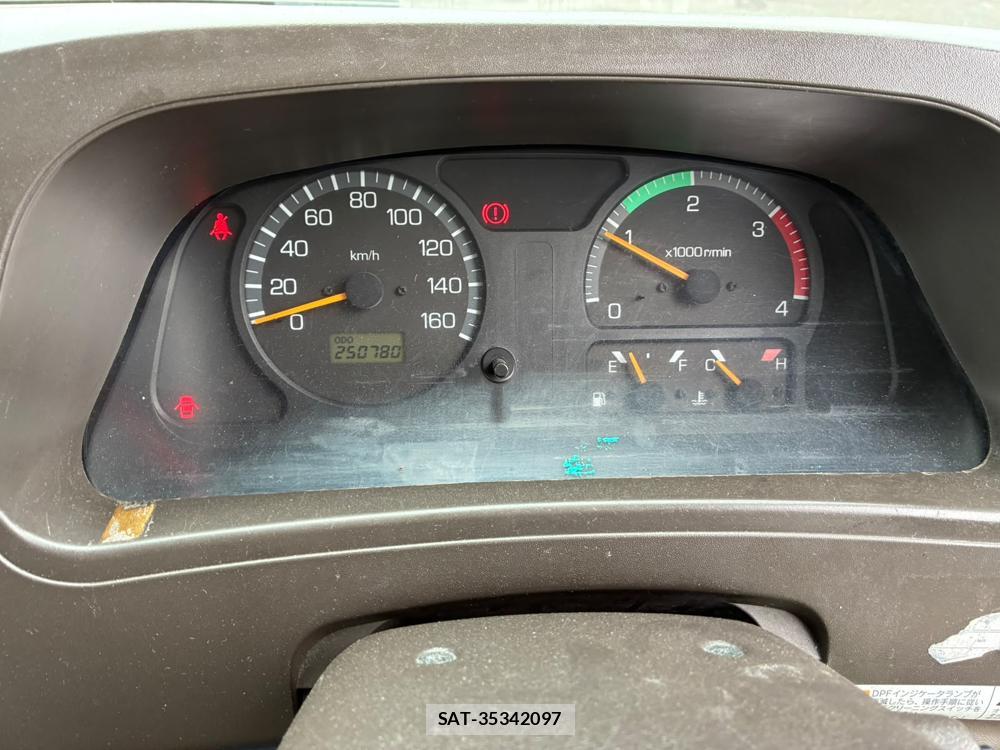 Mitsubishi ROSA 2008-05 8883197-15