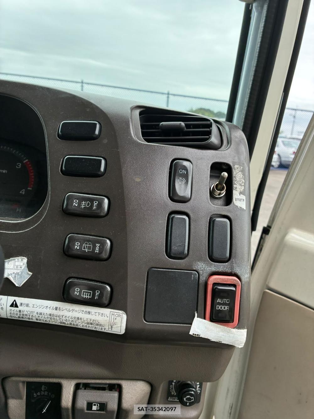 Mitsubishi ROSA 2008-05 8883197-16