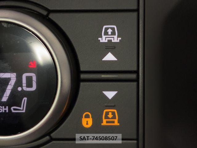 ROVER DEFENDER 2024-10 3385946-28