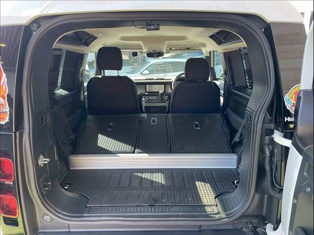 ROVER DEFENDER 2021-04 3682354-17