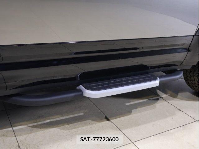 ROVER DEFENDER 2023-10 4600969-13