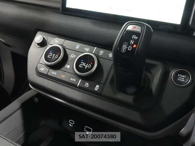 ROVER DEFENDER 2023-03 5877719-17