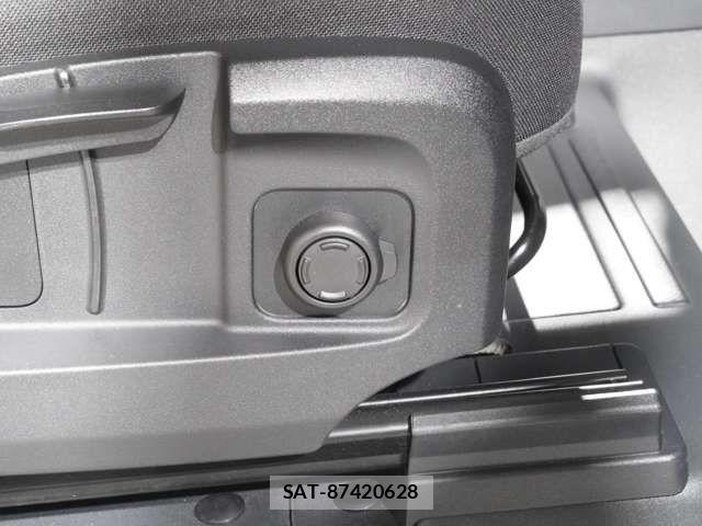 ROVER DEFENDER 2023-02 5877726-11