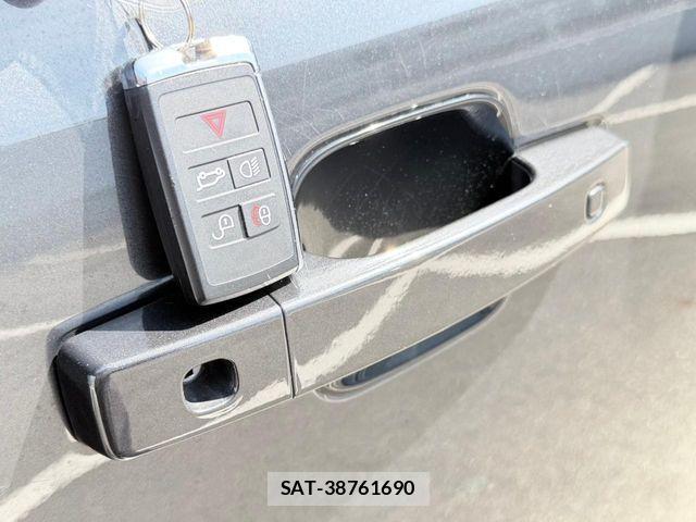 ROVER DEFENDER 2023-03 6017638-14