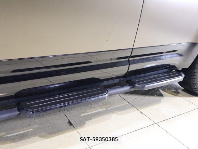 ROVER DEFENDER 2023-12 6677859-13
