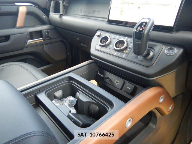 ROVER DEFENDER 2022-06 6753149-18