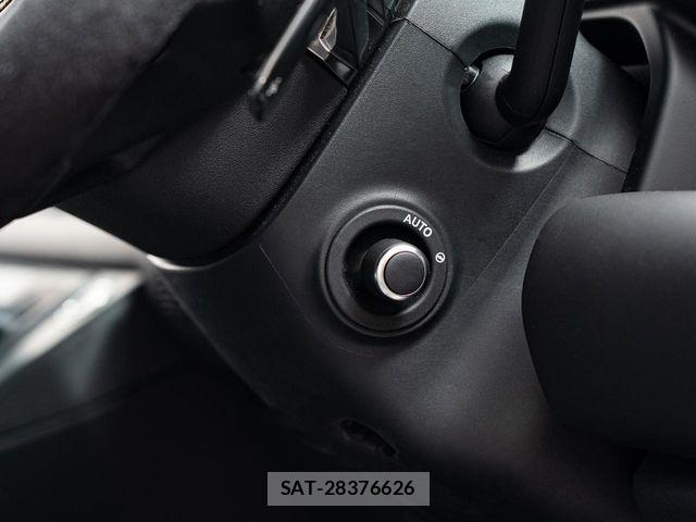 ROVER DEFENDER 2024-10 7021459-11
