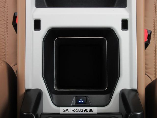 ROVER DEFENDER 2025-05 7060540-27
