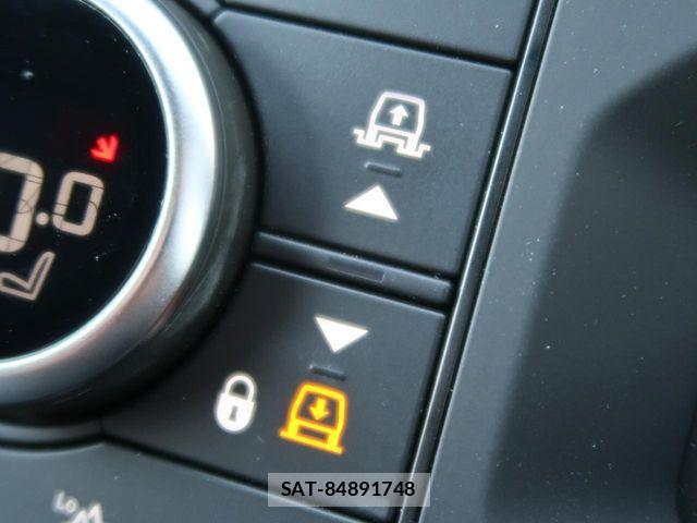 ROVER DEFENDER 2023-09 7060546-11