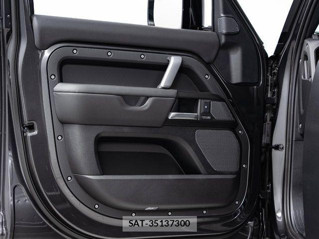 ROVER DEFENDER 2024-12 7060536-3