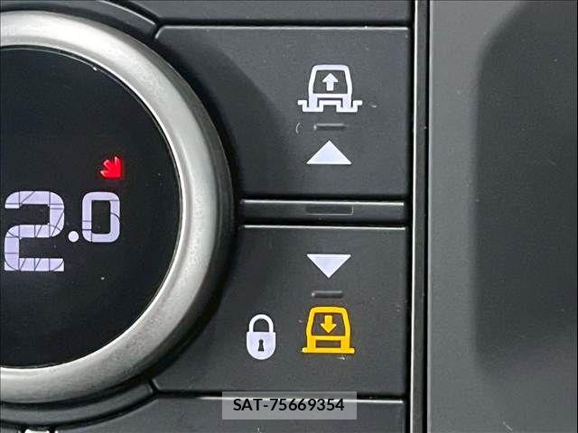 ROVER DEFENDER 2023-04 7252182-9