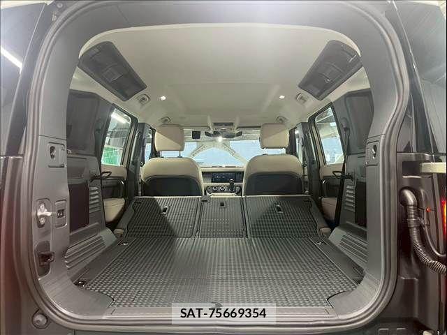 ROVER DEFENDER 2023-04 7252182-17