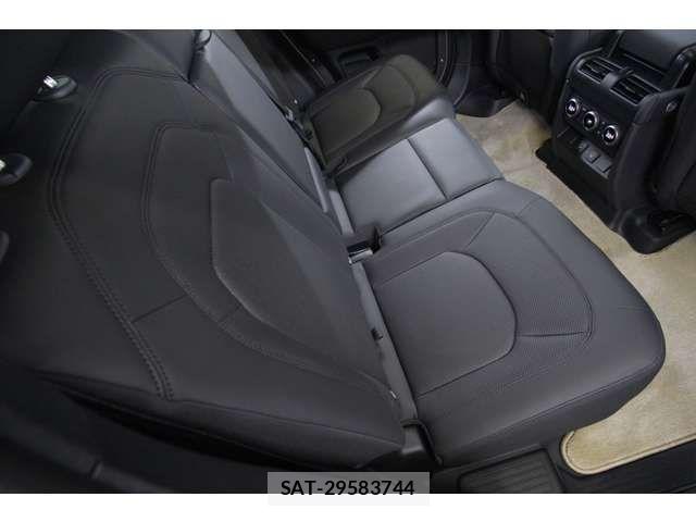 ROVER DEFENDER 2025-03 7359678-2