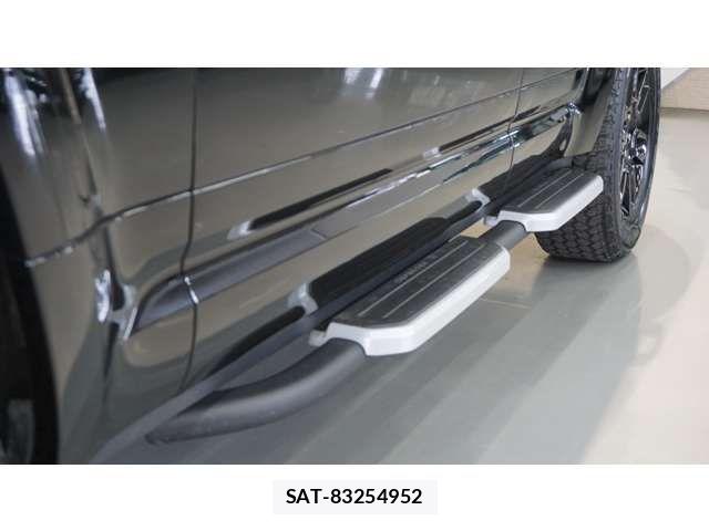 ROVER DEFENDER 2023-08 7619722-4