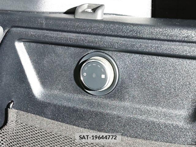 ROVER DEFENDER 2024-05 7879243-11