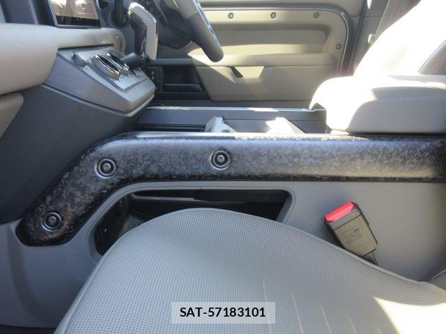 ROVER DEFENDER 2025-04 8038035-18
