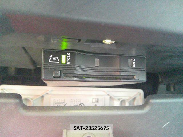 ROVER DEFENDER 2021-03 8132190-14
