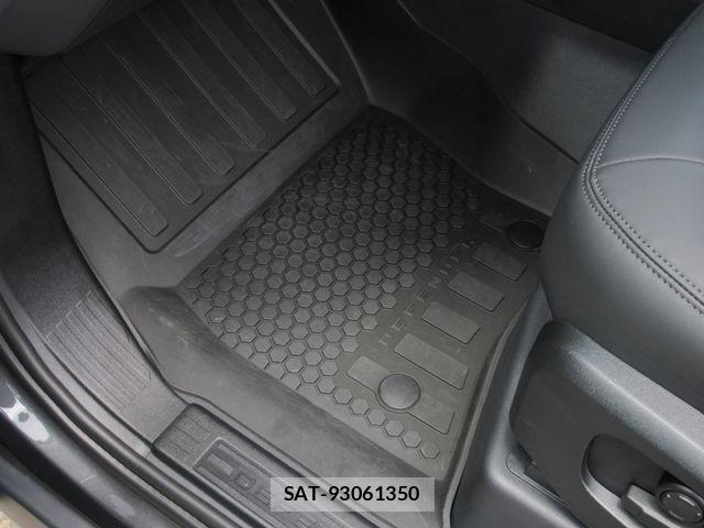 ROVER DEFENDER 2025-09 8209993-18