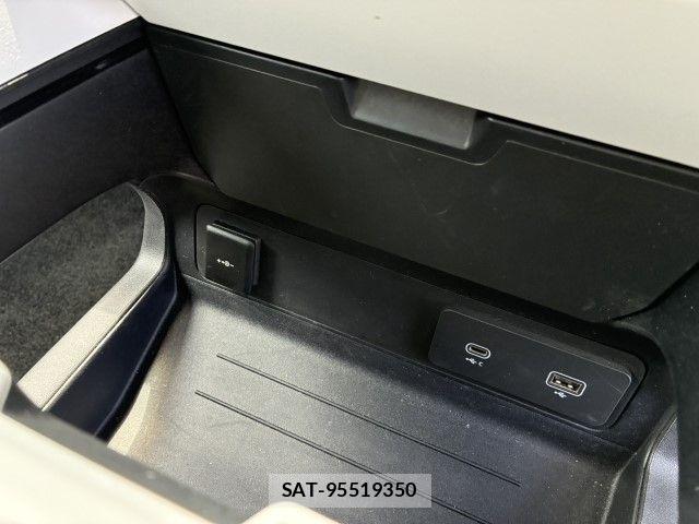 ROVER DEFENDER 2025-02 8231658-21