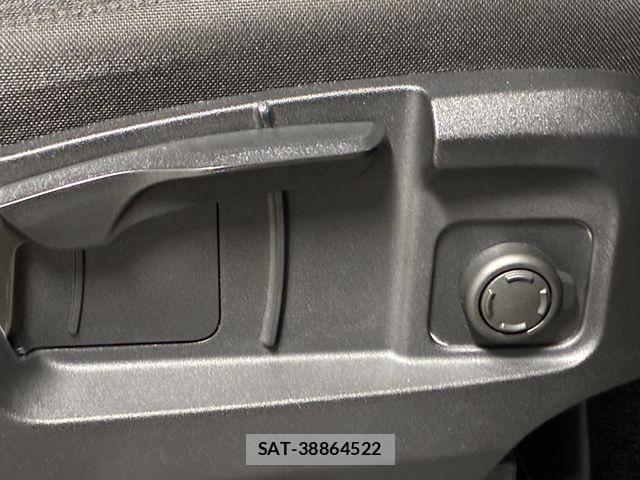 ROVER DEFENDER 2022-08 8246579-15