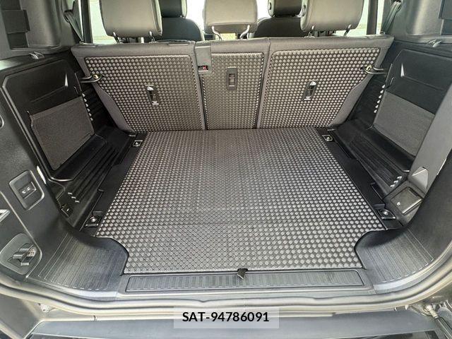 ROVER DEFENDER 2024-04 8334455-6