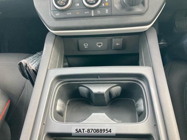ROVER DEFENDER 2023-08 8368514-22
