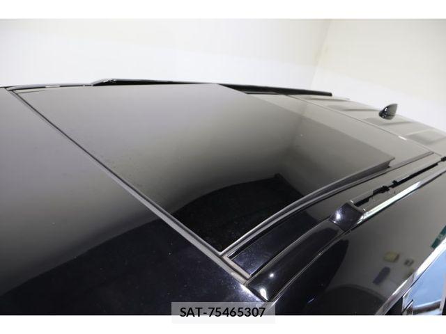 ROVER DEFENDER 2023-04 8368511-16