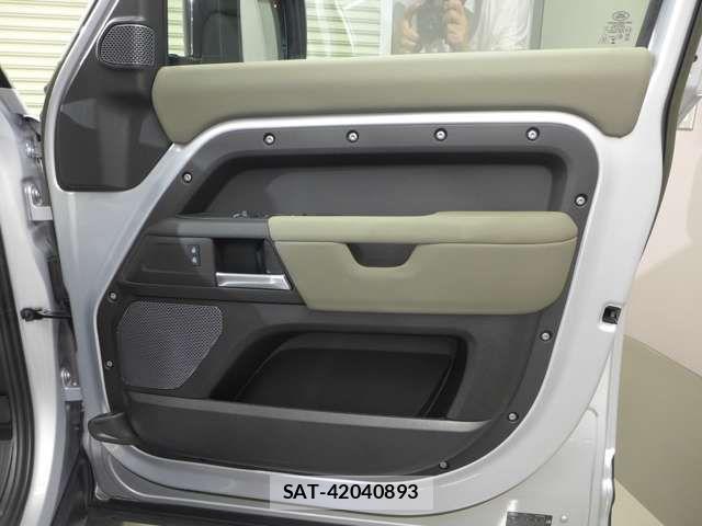ROVER DEFENDER 2023-09 8414759-15