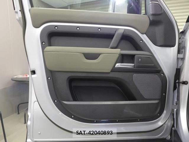 ROVER DEFENDER 2023-09 8414759-3