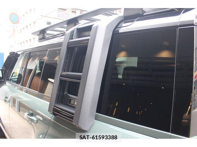 ROVER DEFENDER 2026-05 8414755-21
