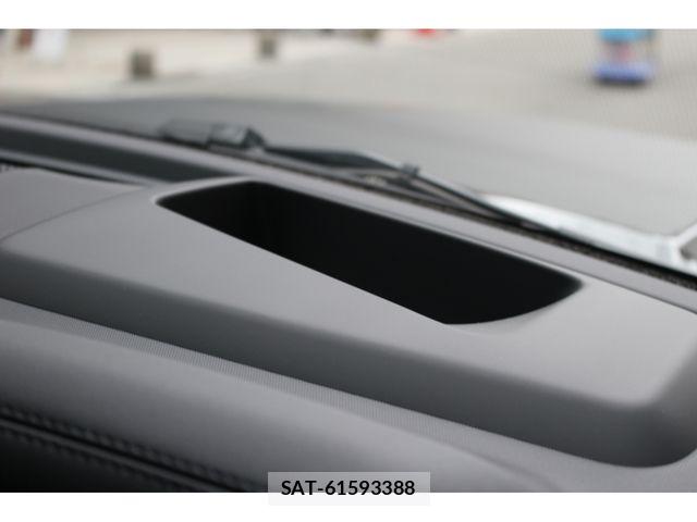 ROVER DEFENDER 2026-05 8414755-23