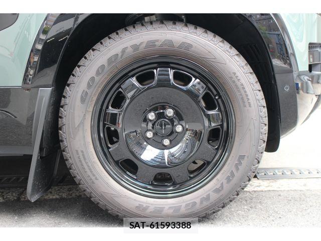 ROVER DEFENDER 2026-05 8414755-27