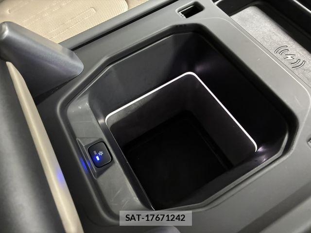 ROVER DEFENDER 2021-05 8628740-28