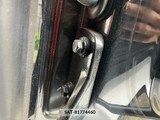 ROVER DEFENDER 2022-04 8666855-11