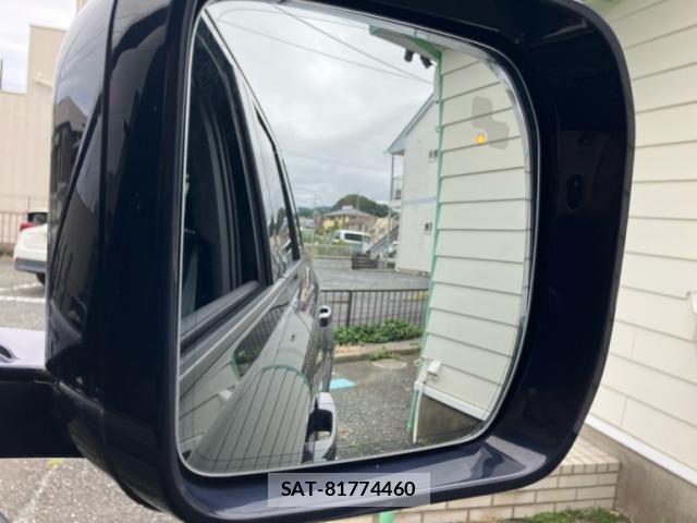 ROVER DEFENDER 2022-04 8666855-24