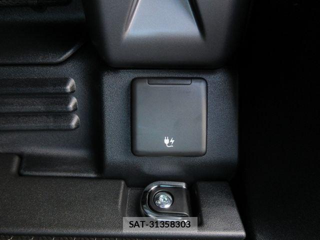 ROVER DEFENDER 2025-06 8661374-11