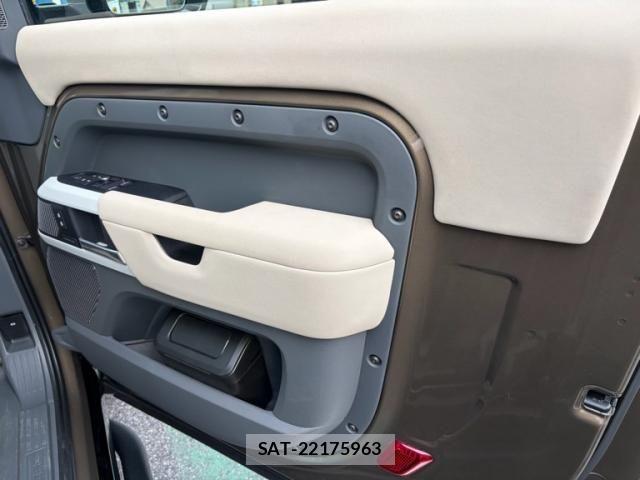 ROVER DEFENDER 2021-05 8661377-11