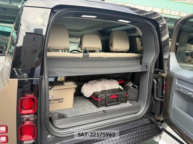 ROVER DEFENDER 2021-05 8661377-6