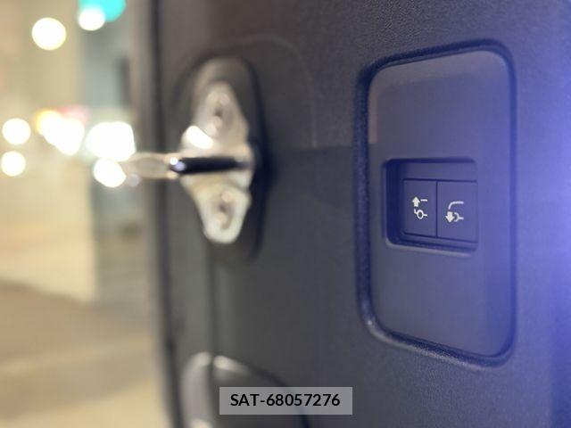 ROVER DEFENDER 2023-12 8666856-22