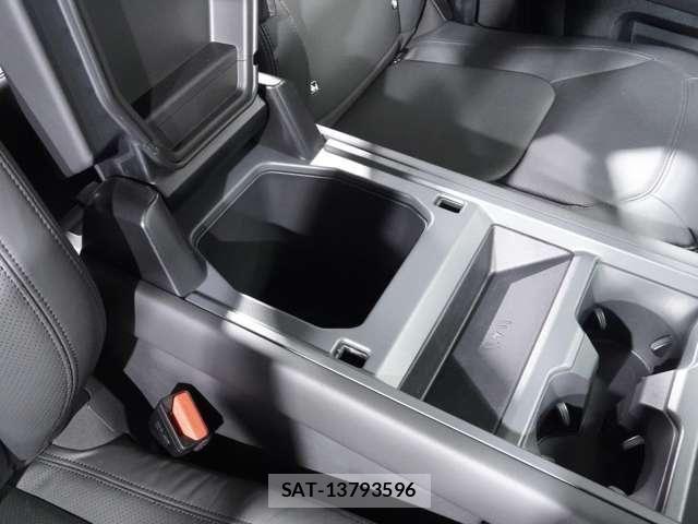 ROVER DEFENDER 2025-03 8831406-25