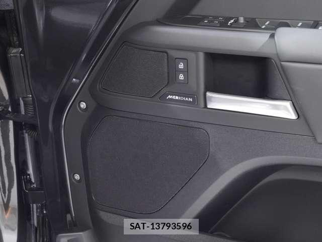 ROVER DEFENDER 2025-03 8831406-3