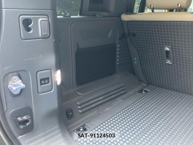 ROVER DEFENDER 2023-09 8831409-28