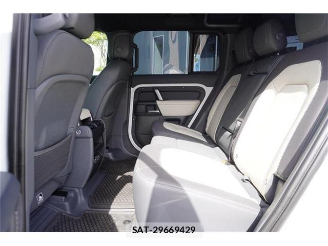ROVER DEFENDER 2023-06 8850563-18