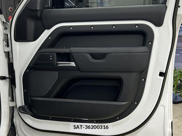 ROVER DEFENDER 2023-09 8881964-19