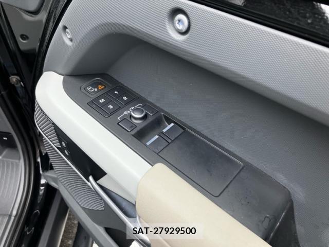 ROVER DEFENDER 2022-03 8881965-10
