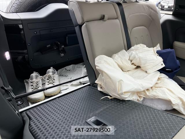 ROVER DEFENDER 2022-03 8881965-13