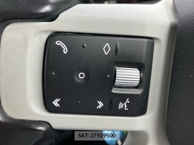 ROVER DEFENDER 2022-03 8881965-17