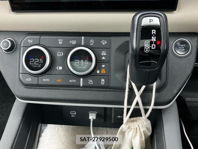 ROVER DEFENDER 2022-03 8881965-21
