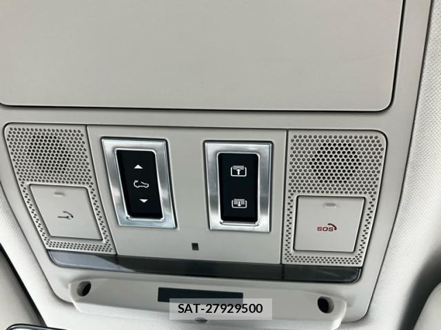 ROVER DEFENDER 2022-03 8881965-24